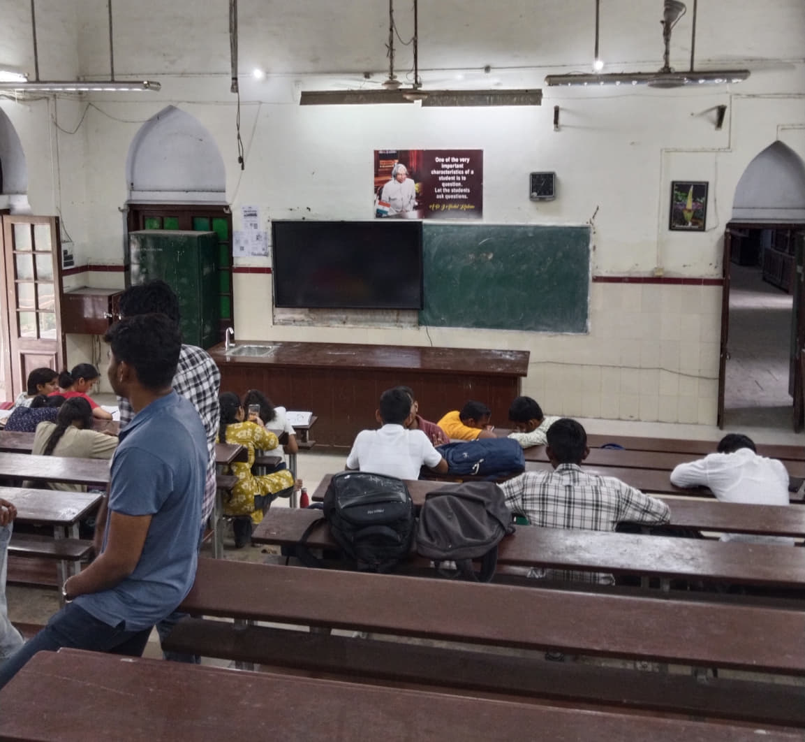 Allahabad University Academic Building photo 7